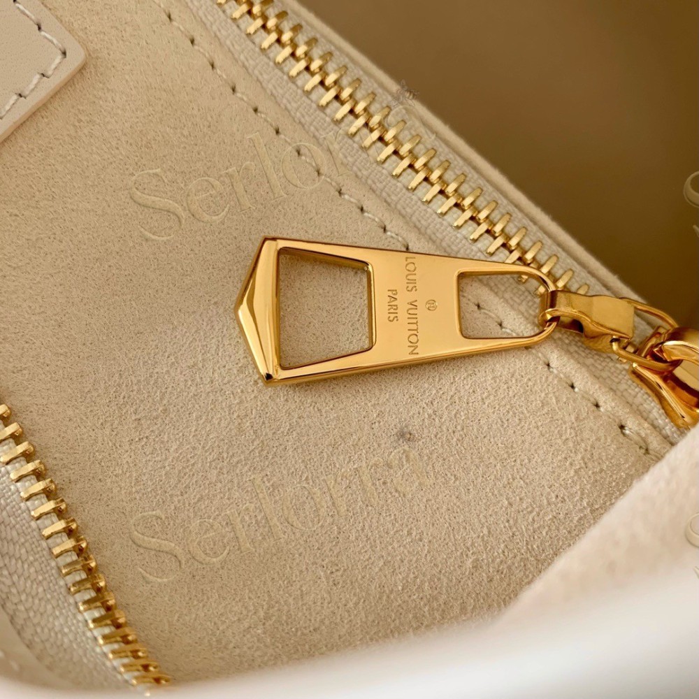 LOUIS VUITTON CARRYALL PM