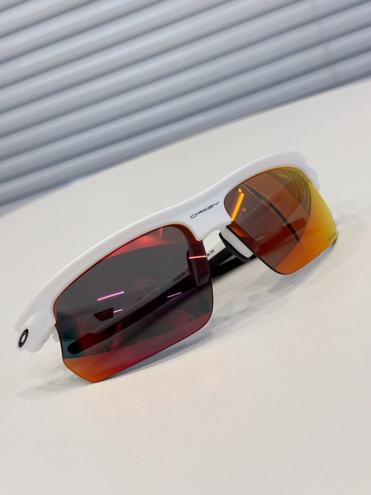 OAKLEY SPORTS GLASSES