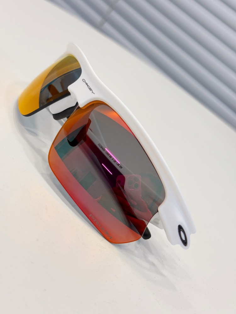 OAKLEY SPORTS GLASSES