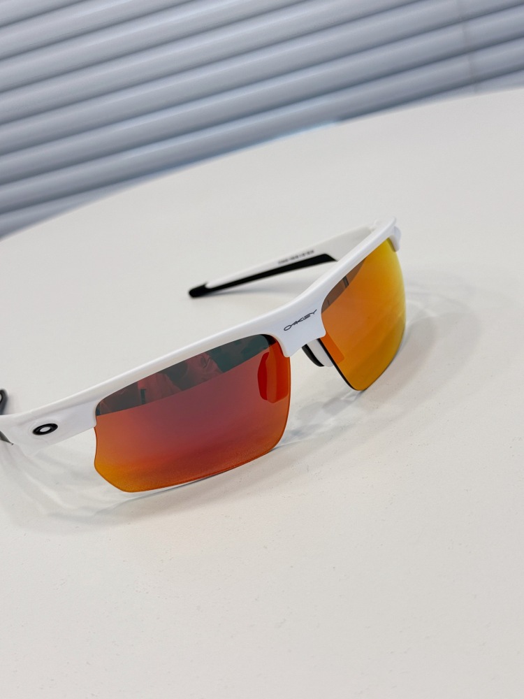 OAKLEY SPORTS GLASSES