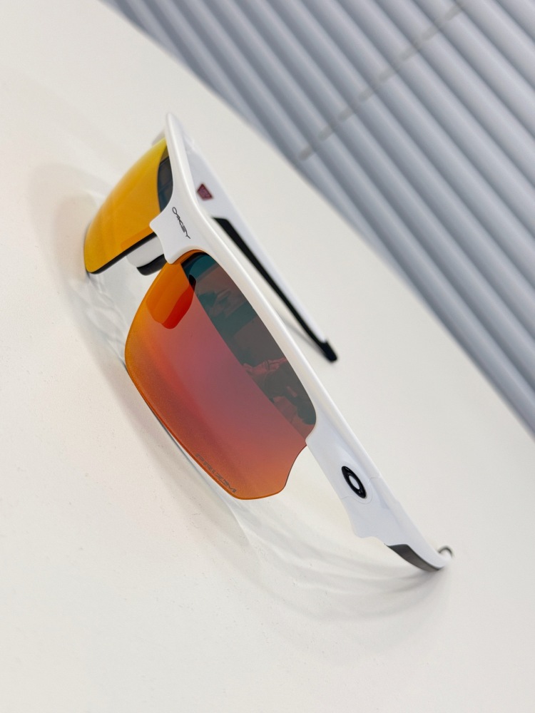 OAKLEY SPORTS GLASSES