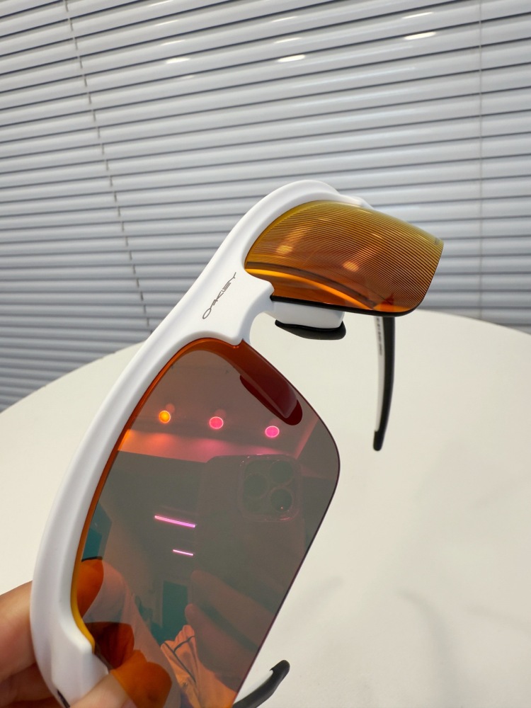 OAKLEY SPORTS GLASSES