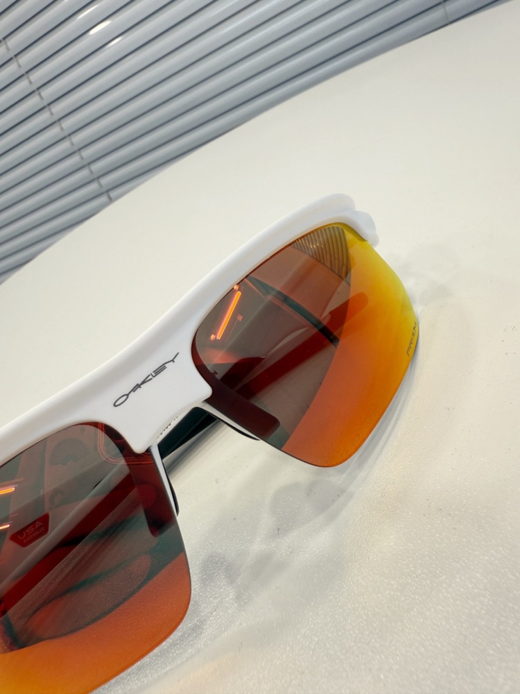 OAKLEY SPORTS GLASSES