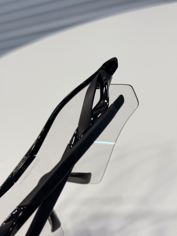 OAKLEY SPORTS GLASSES