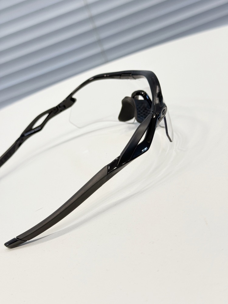 OAKLEY SPORTS GLASSES