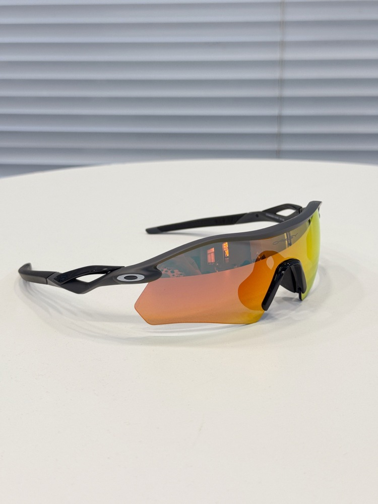 OAKLEY SPORTS GLASSES