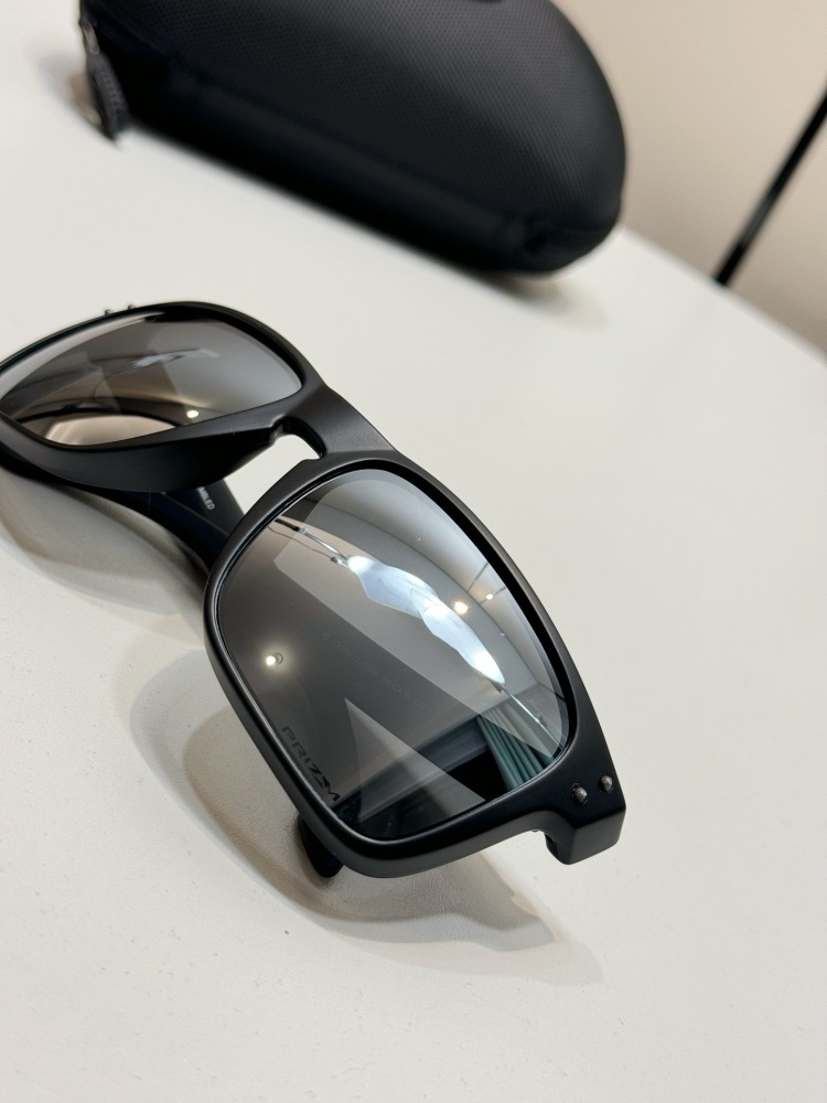 OAKLEY SPORTS GLASSES