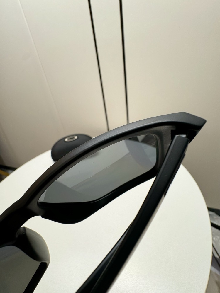 OAKLEY SPORTS GLASSES