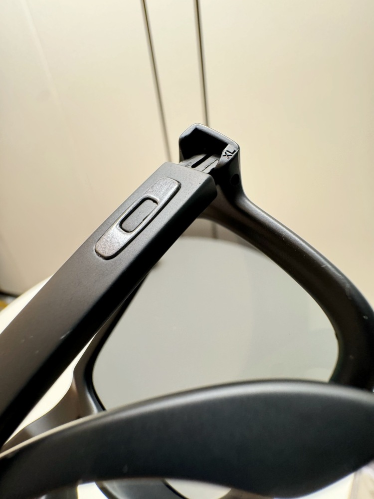 OAKLEY SPORTS GLASSES