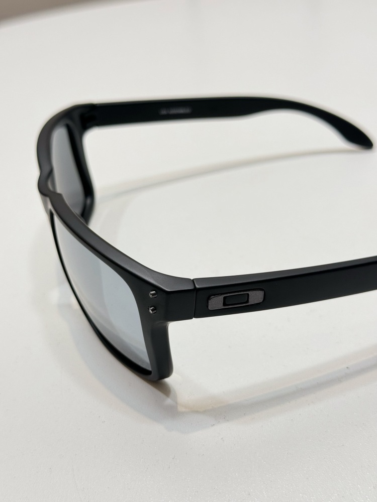 OAKLEY SPORTS GLASSES
