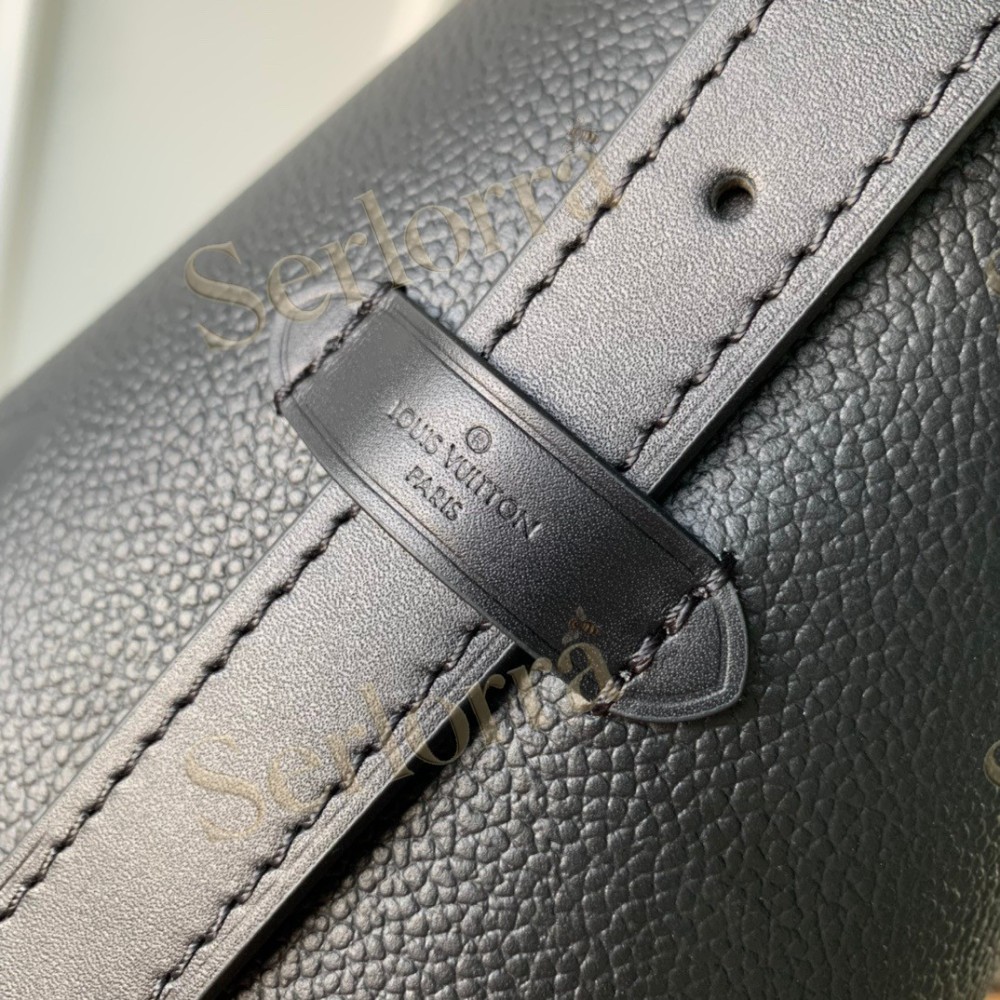 LOUIS VUITTON CARRYALL MM