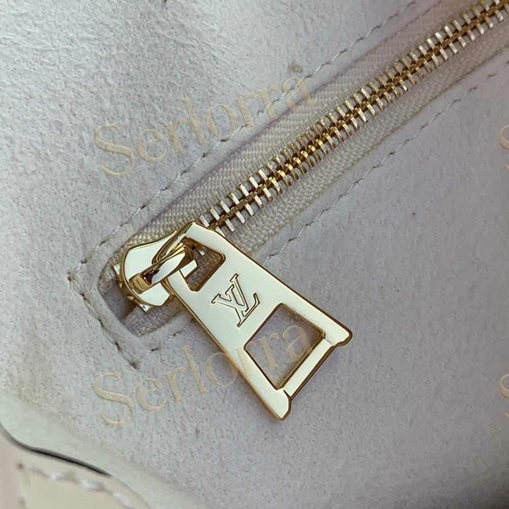 LOUIS VUITTON ONTHEGO PM