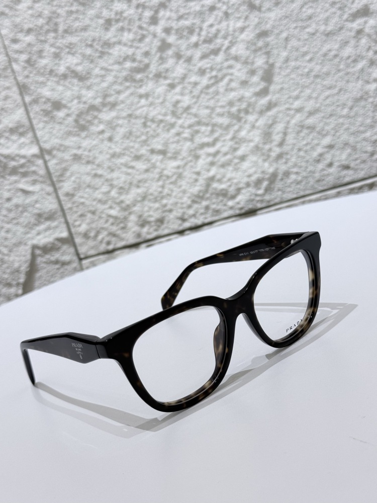 PRADA SUNGLASSES