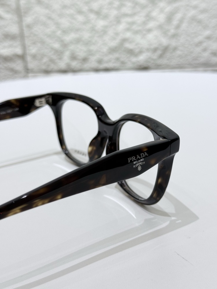 PRADA SUNGLASSES