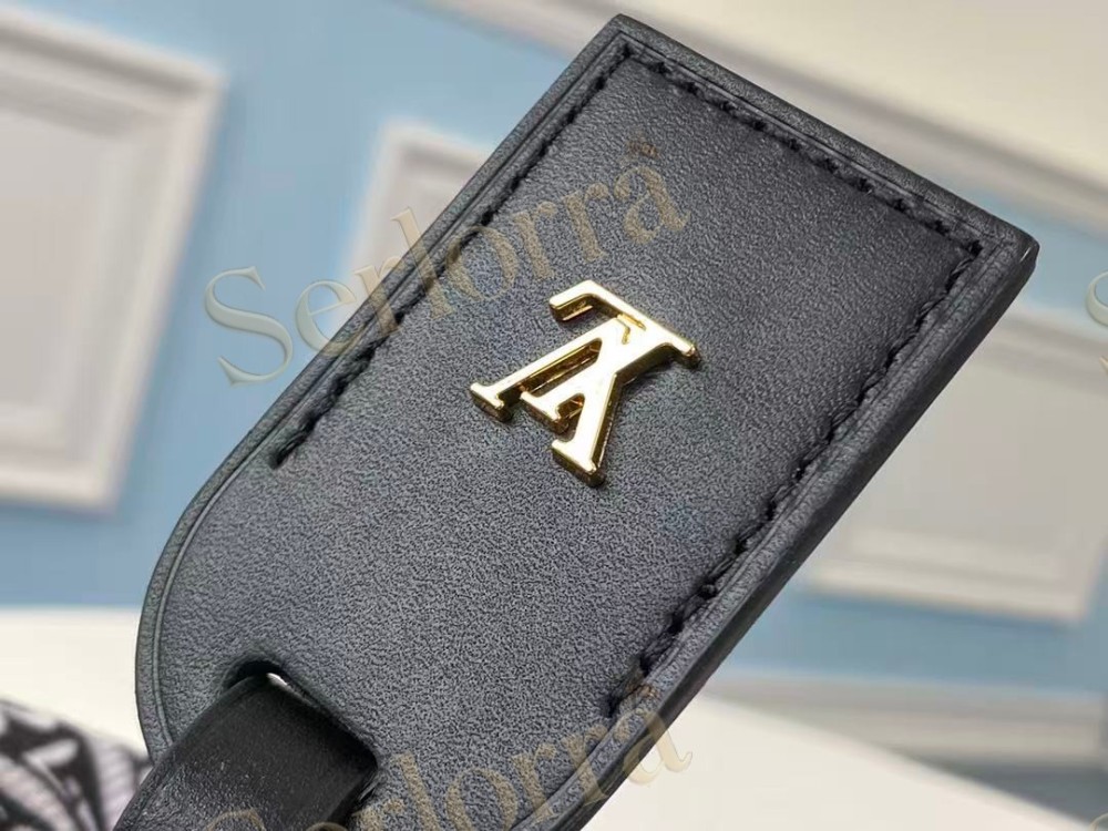 LOUIS VUITTON NOÉ PURSE