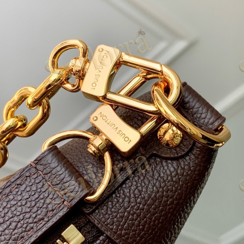 LOUIS VUITTON LOOP HOBO