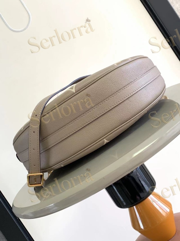 LOUIS VUITTON LOOP HOBO