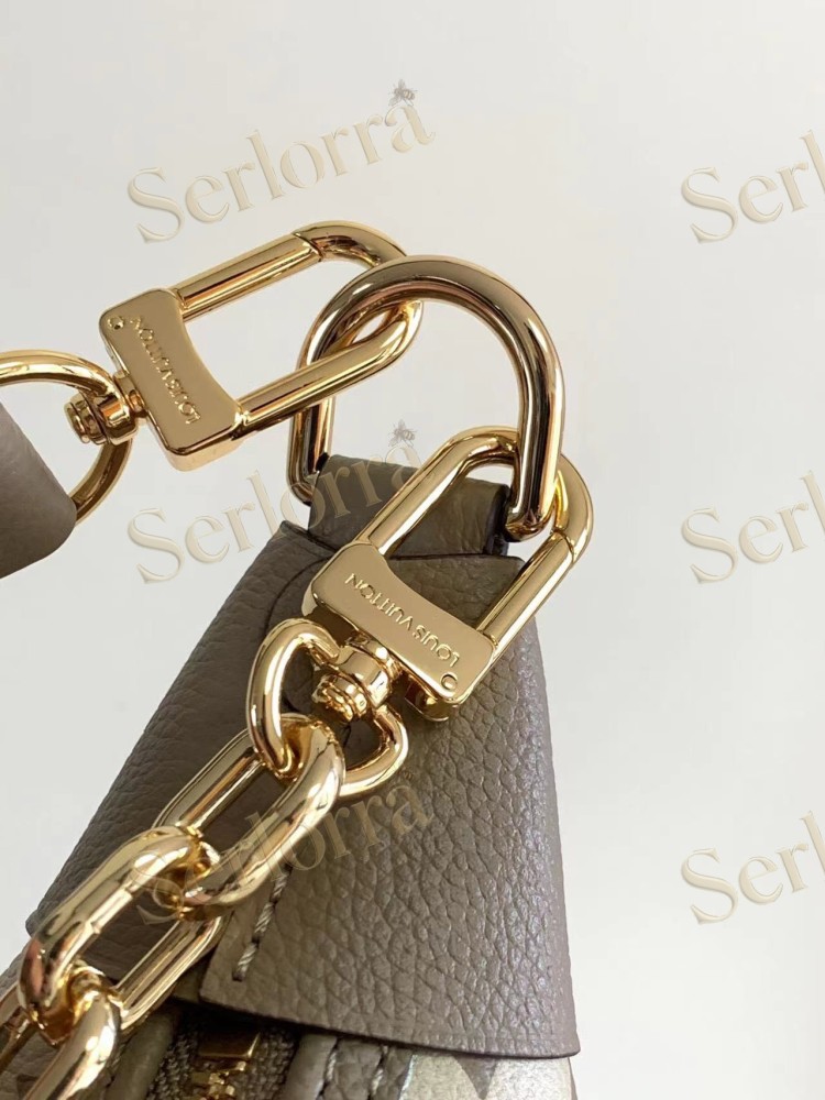 LOUIS VUITTON LOOP HOBO