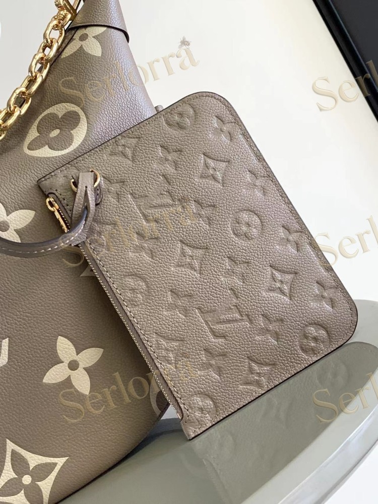 LOUIS VUITTON LOOP HOBO