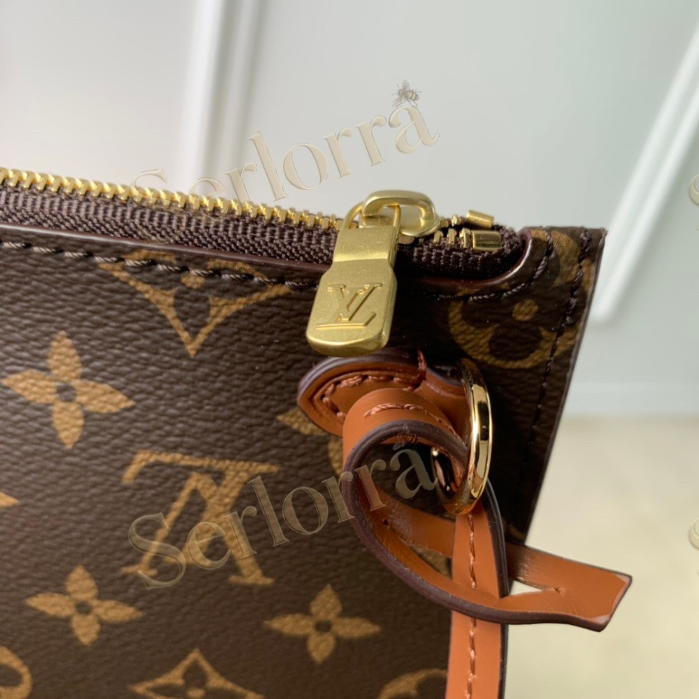 LOUIS VUITTON LOOP HOBO