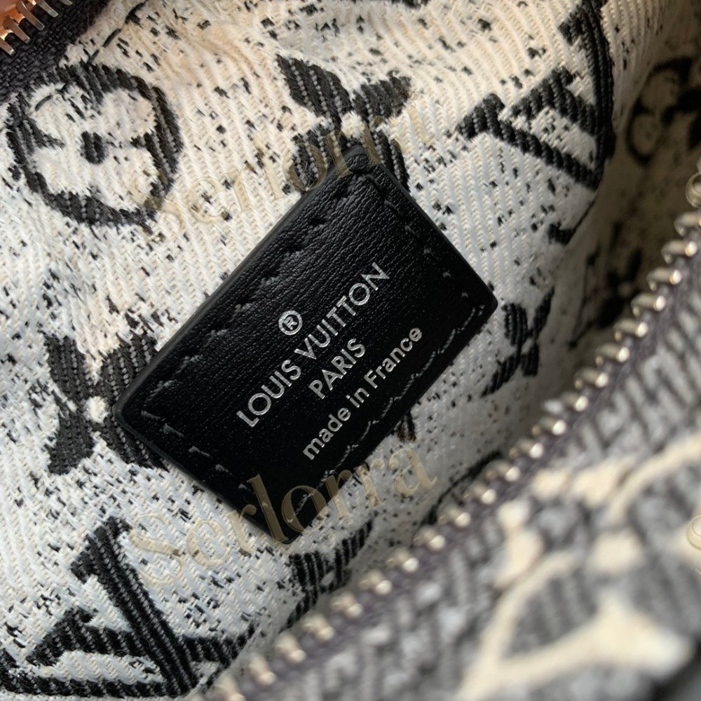 LOUIS VUITTON DENIM LOOP