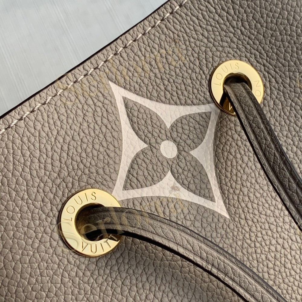 LOUIS VUITTON NÉONOÉ BUCKET BAG MM
