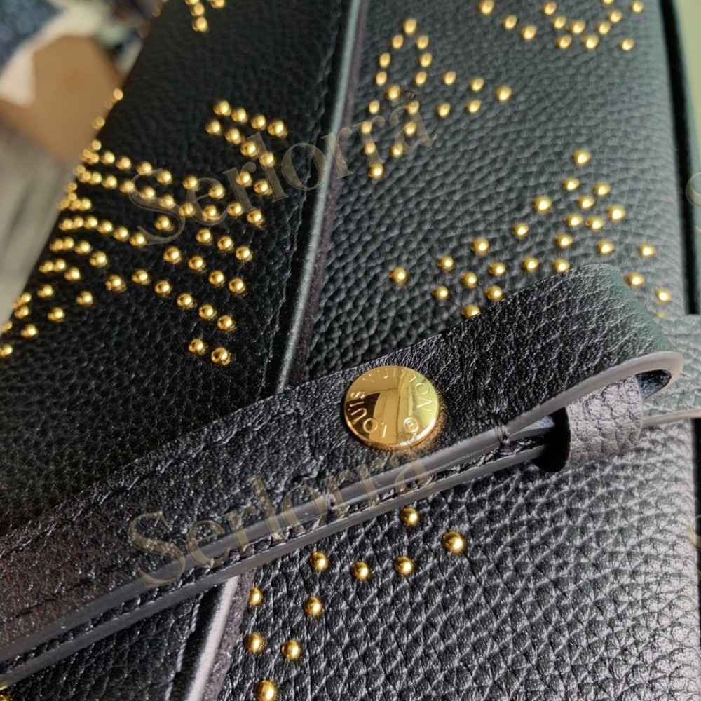 LOUIS VUITTON WALLET ON CHAIN IVY