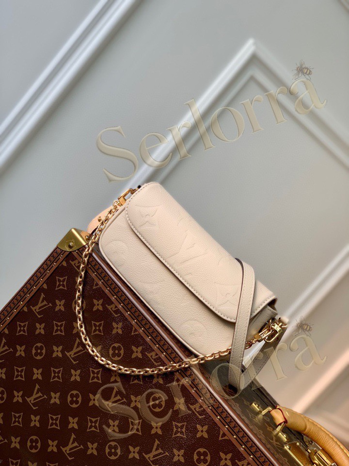 LOUIS VUITTON WALLET ON CHAIN IVY