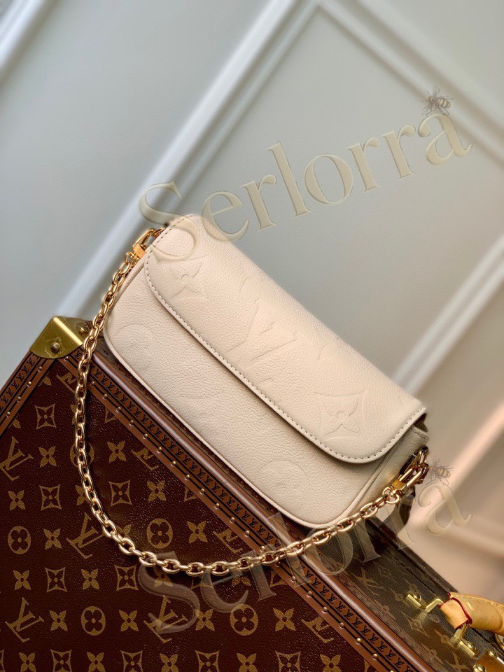 LOUIS VUITTON WALLET ON CHAIN IVY