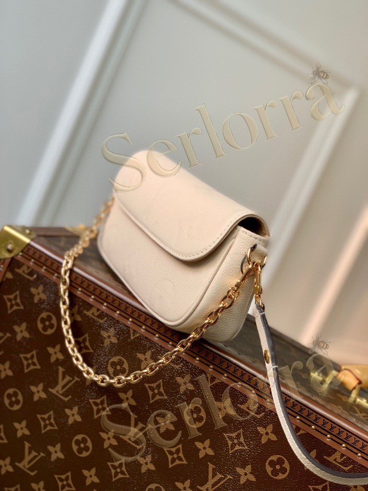 LOUIS VUITTON WALLET ON CHAIN IVY