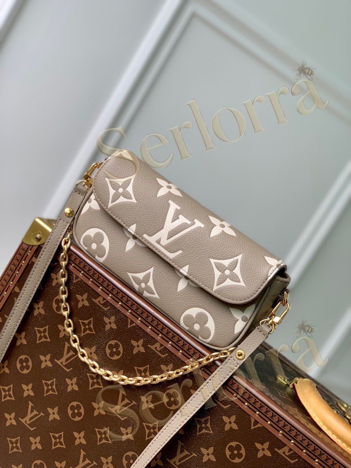 LOUIS VUITTON WALLET ON CHAIN IVY