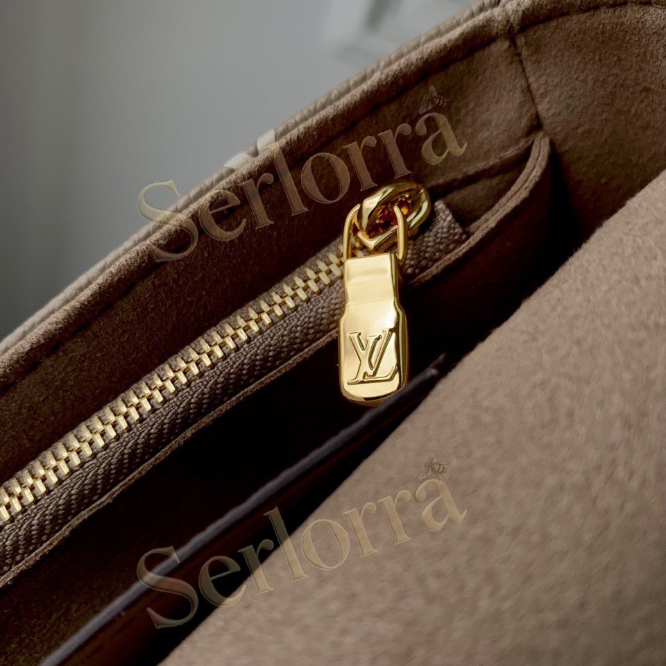 LOUIS VUITTON WALLET ON CHAIN IVY
