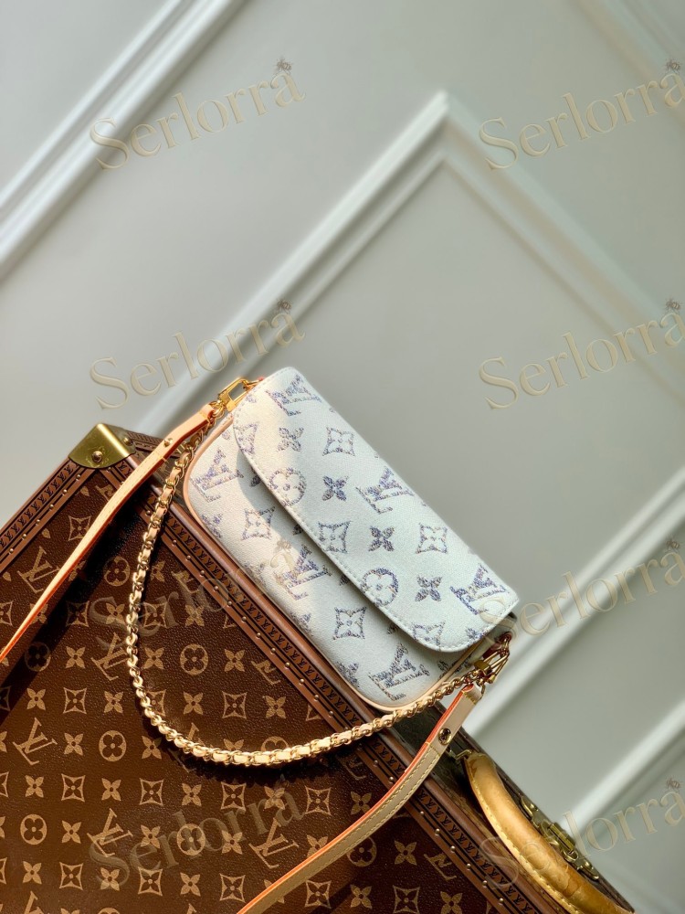 LOUIS VUITTON WALLET ON CHAIN IVY