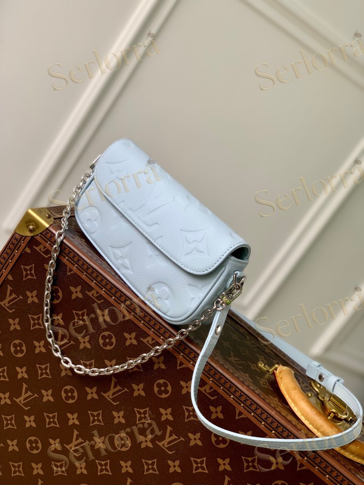 LOUIS VUITTON WALLET ON CHAIN IVY
