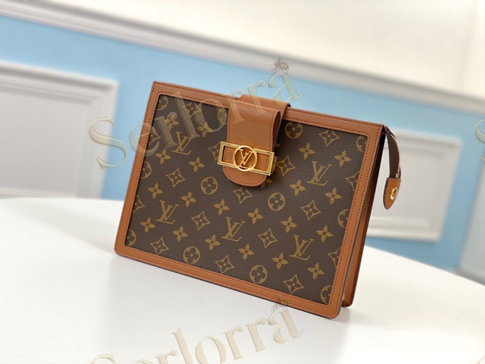 LOUIS VUITTON POCHETTE DAUPHINE