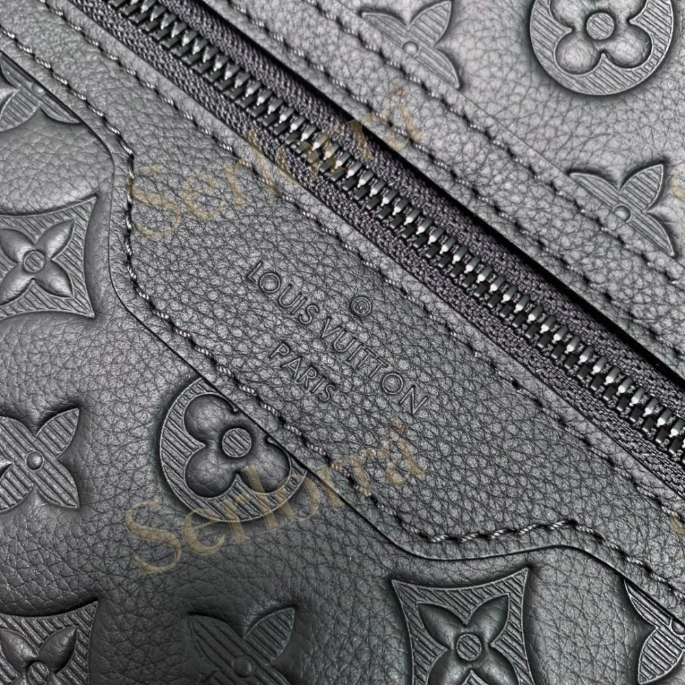 LOUIS VUITTON EXCURSION TOTE