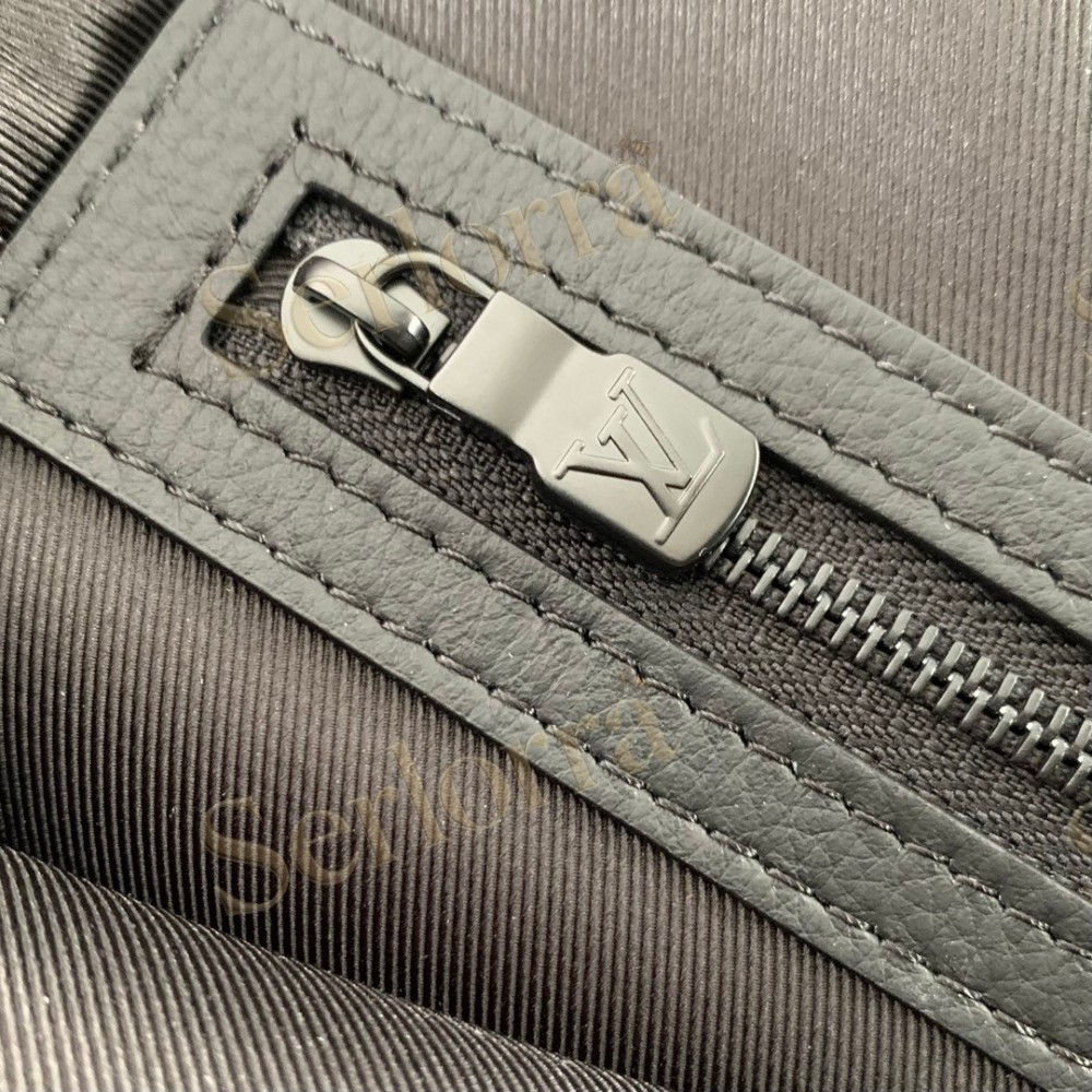 LOUIS VUITTON EXCURSION TOTE