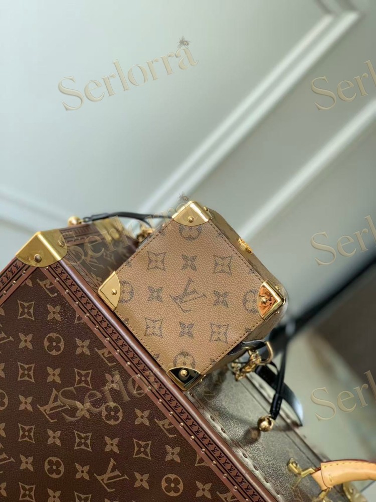 LOUIS VUITTON NOÉ PURSE LV CHARMS