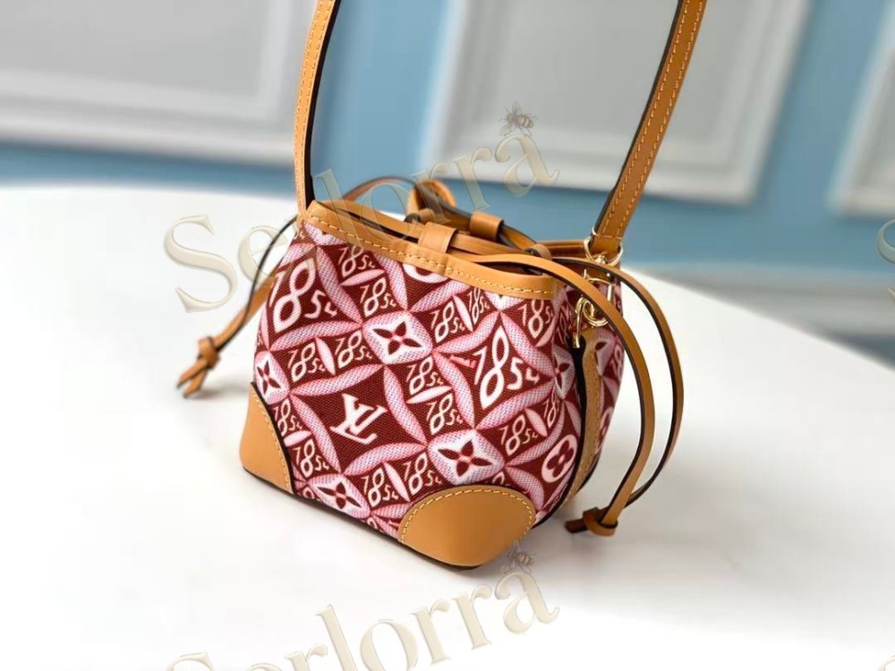 LOUIS VUITTON NOÉ PURSE