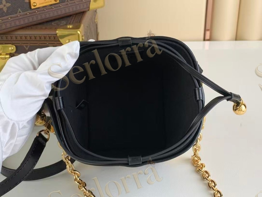 LOUIS VUITTON NOÉ PURSE LV CHARMS