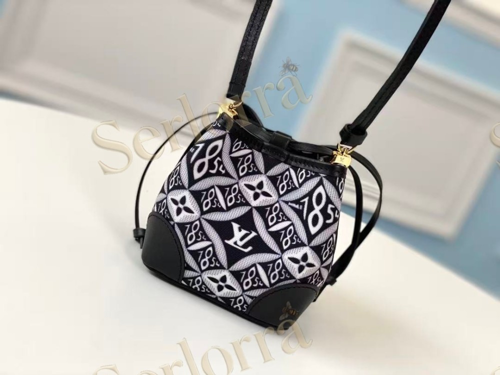 LOUIS VUITTON NOÉ PURSE