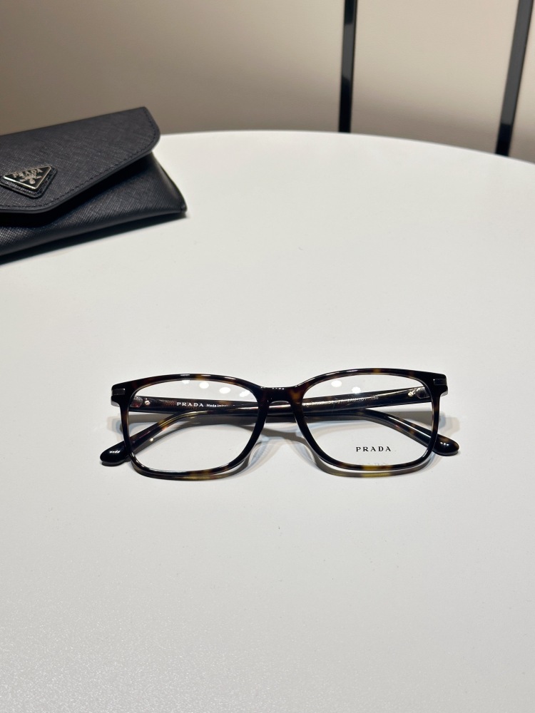 PRADA SUNGLASSES