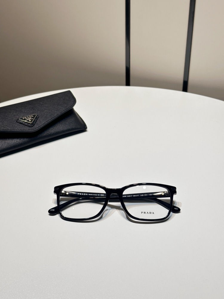 PRADA SUNGLASSES