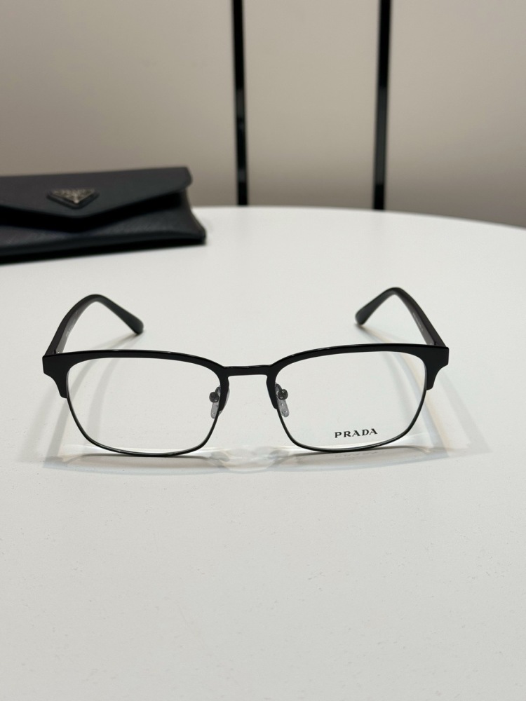 PRADA SUNGLASSES