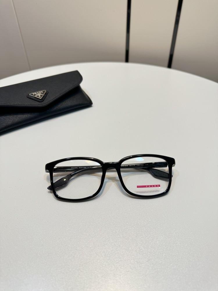 PRADA SUNGLASSES