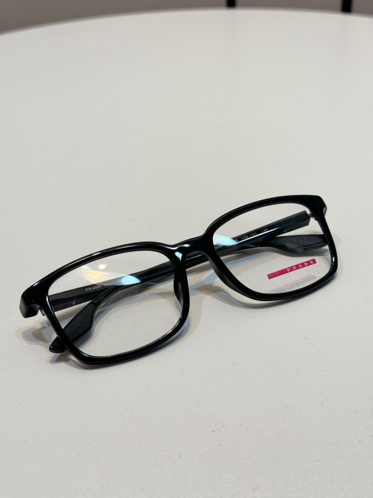 PRADA SUNGLASSES