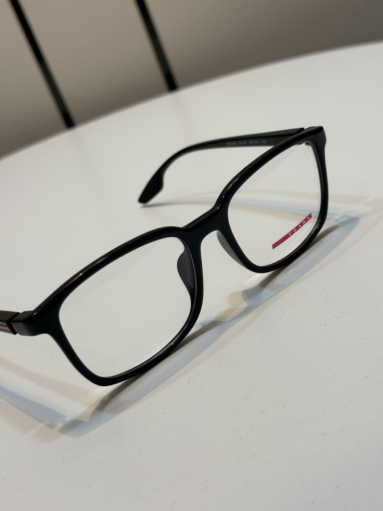 PRADA SUNGLASSES