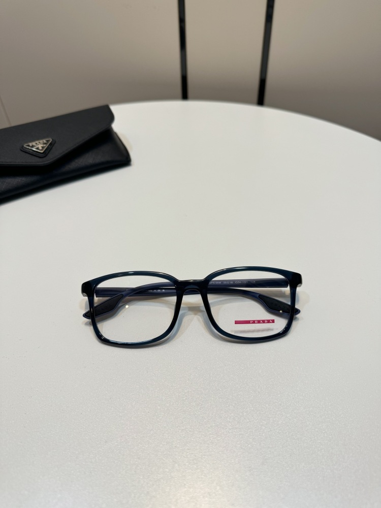 PRADA SUNGLASSES
