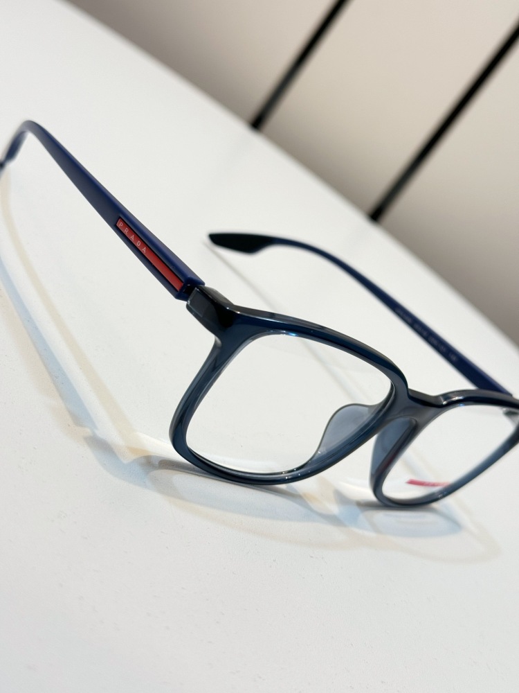 PRADA GLASSES