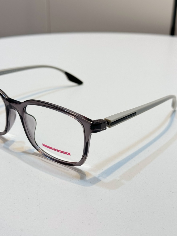 PRADA SUNGLASSES